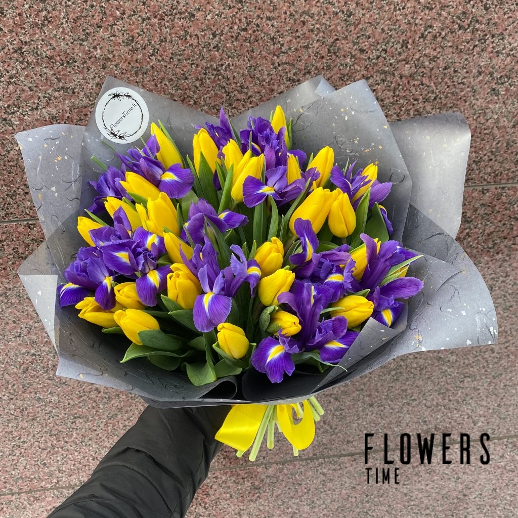 bouquet-of-yellow-tulips-and-irises-flowers-delivery-in-vilnius